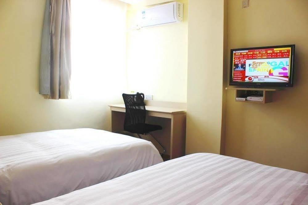 Hanting Hotel Yibin Zhongshan Street Extérieur photo