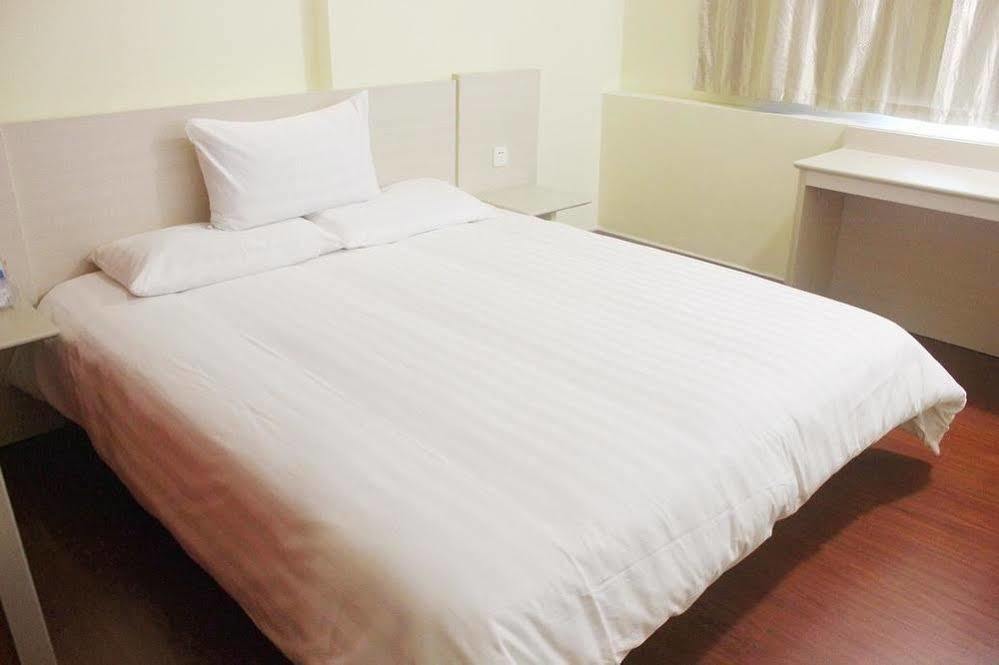 Hanting Hotel Yibin Zhongshan Street Extérieur photo